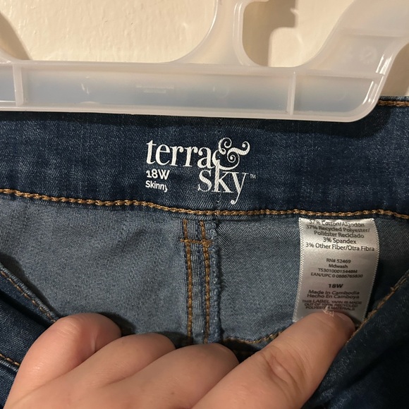 Classic Blue Women’s Jeans - Picture 6 of 9